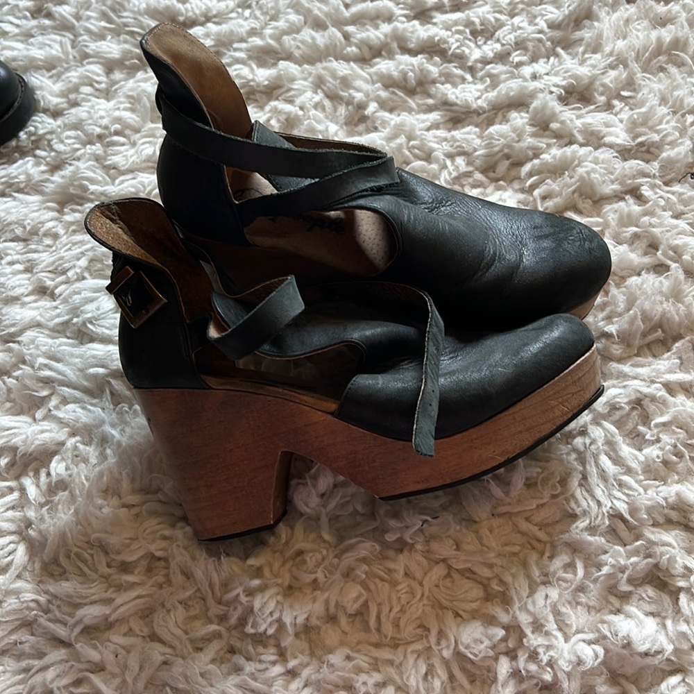 Free People clogs